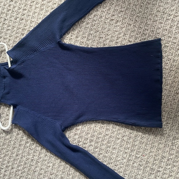 Navy cold shoulder sweater-flattering fit. Non smoking/non pet home. - Picture 4 of 5